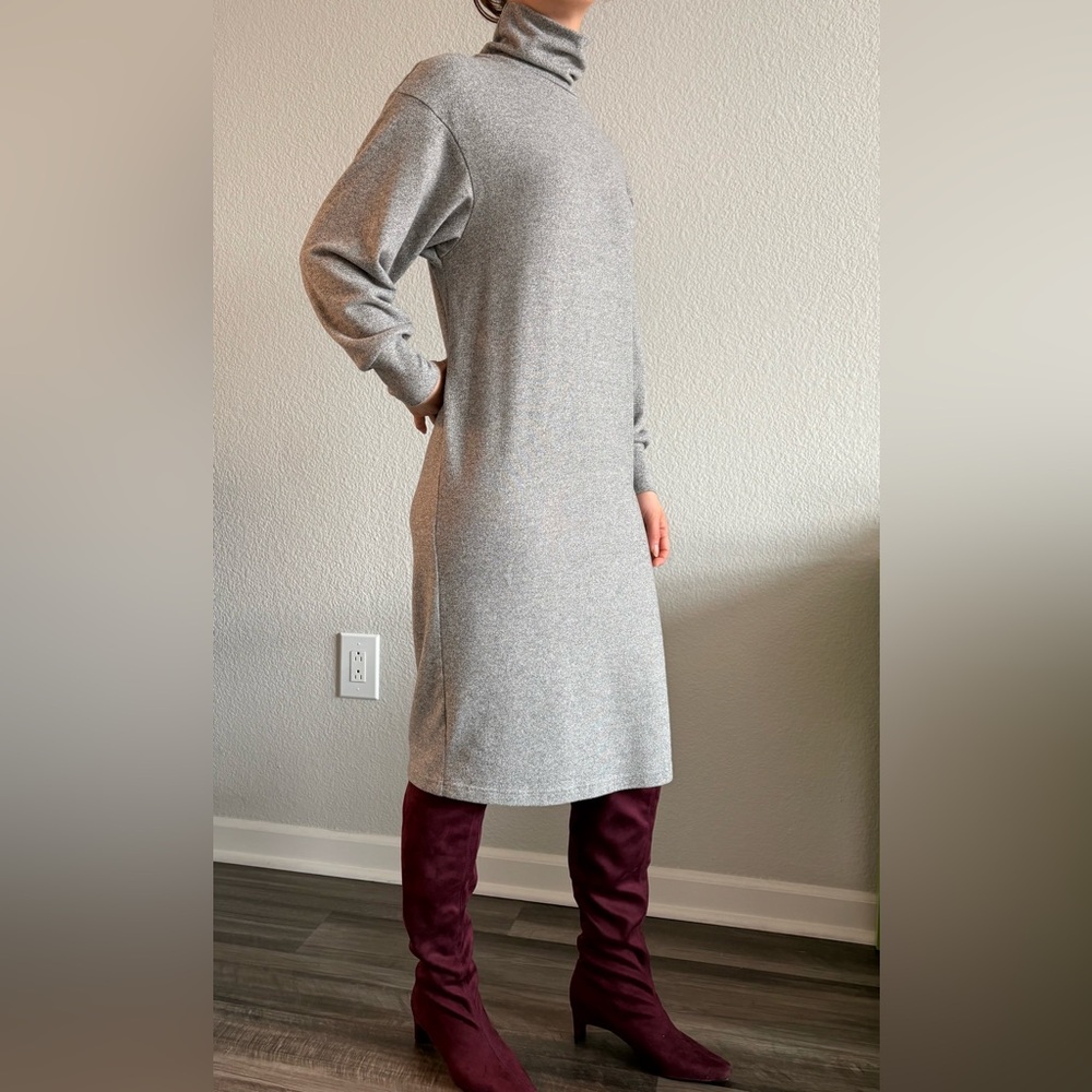UNIQLO- Gray Soft Knit Fleece Long-Sleeve Dress